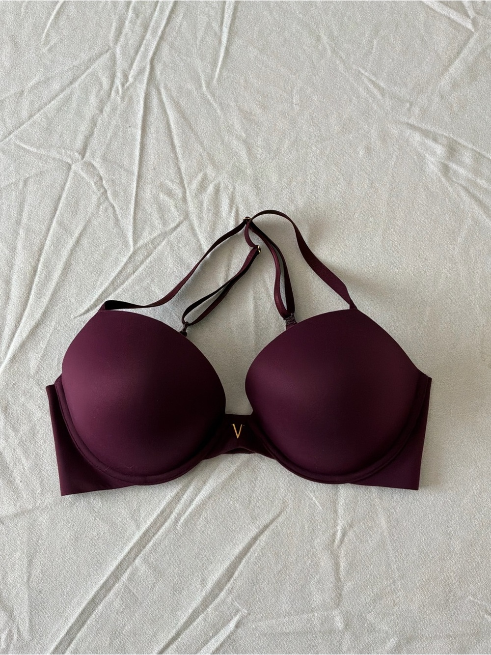 ******* Victoria's Secret Smooth Plunge Bra in Deep Plum b4 *******
